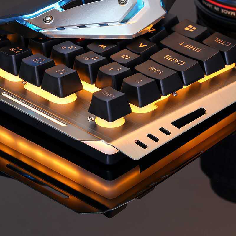 Clavier Gamer Filaire RGB avec Souris – Setup Gaming PC & Laptop Hautes Performances